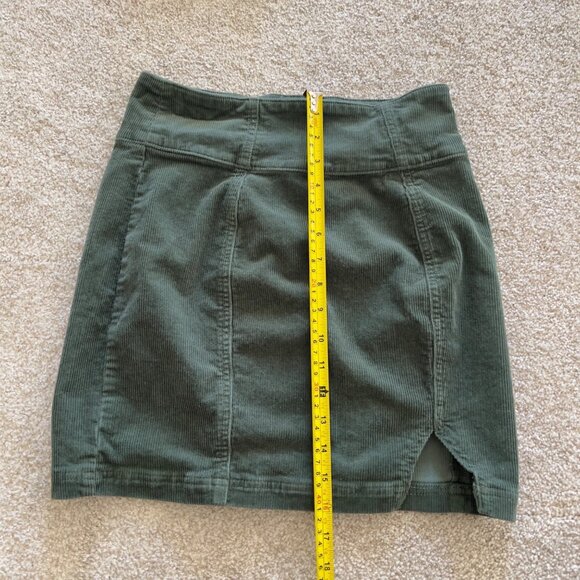 Green Corduroy Mini Skirt with Side Slit and Zipper - Picture 4 of 4